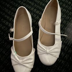 Girls White Shoes Size 1 Delivery Make An Offer