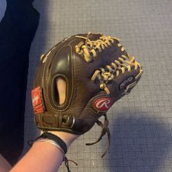 Rawlings baseball glove