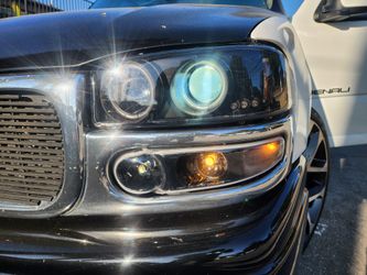 2000 To 2006 GMC Yukon/Sierra Denali Projector Headlights With Daytime Running Lights
