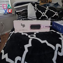 L'ange Ceramic Straightening Brush