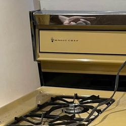 Vintage Magic Chef Retro Stove – Avacado Harvest Gold Mid Century $375 OBO- perfect condition