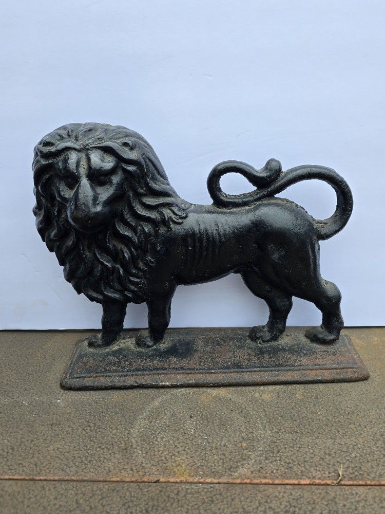 Antique Cast Iron Metal Lion Door Stop