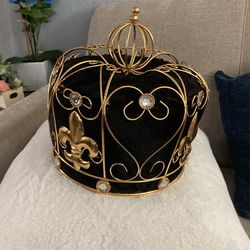 Beautiful  Gold Metal King’s Crown 
