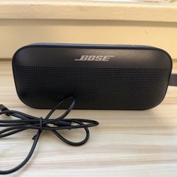 Bose SoundLink Flex Bluetooth Speaker, Portable Speaker with Microphone, Wireless Waterproof Speaker for Travel, Outdoor and Pool Use, Black