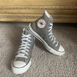 Unisex Converse Chuck Taylor Hi Top Sneakers Size 7 Mens /9Womens