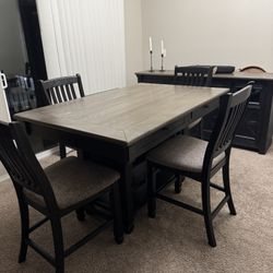 Tyler Creek Counter Height Table 