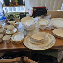 Vintage Lenox Fine China Castle Garden  (see comments)