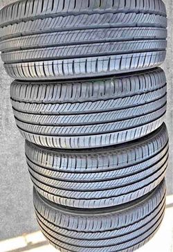 Set 235/60-18 Michelin con el 80% de vida