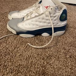 Air Jordan 13’s Blue & White Size 6y