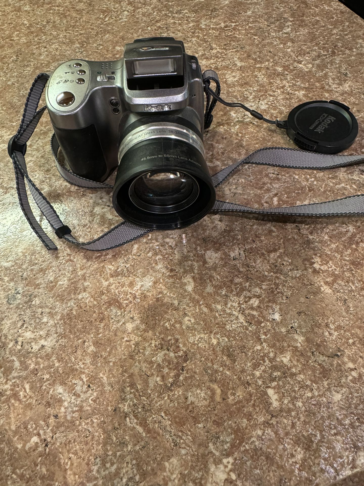 Vintage Kodak easy share Z740 digital camera Shipping available