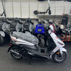 Brand New Razor Se 210 Gas Scooter 