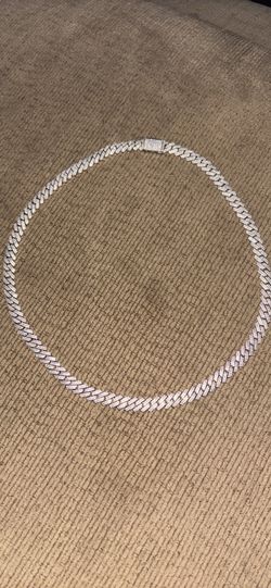 925S & VVS MOISSANITE 6.5MM PRONG CUBAN LINK CHAIN