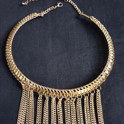 Gorgeous! Gold Tone Statement Necklace With Multiple Dangle Chains