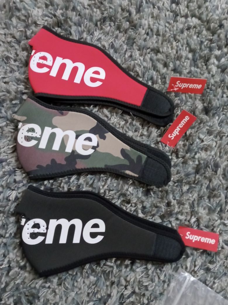 Supreme face mask