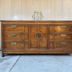 Gorgeous Mid century dresser by Thomasville 