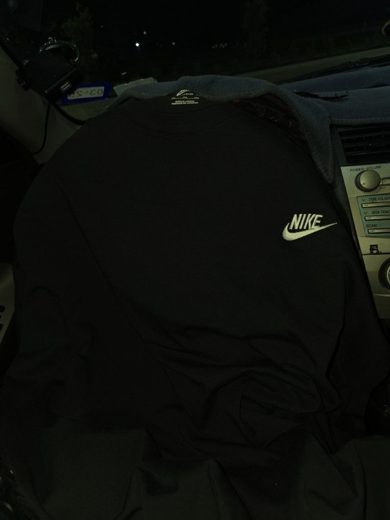 Brand New ( Tag Still On ) 2x Nike Tshirt Mens