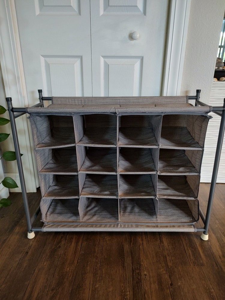 SHOE RACK
