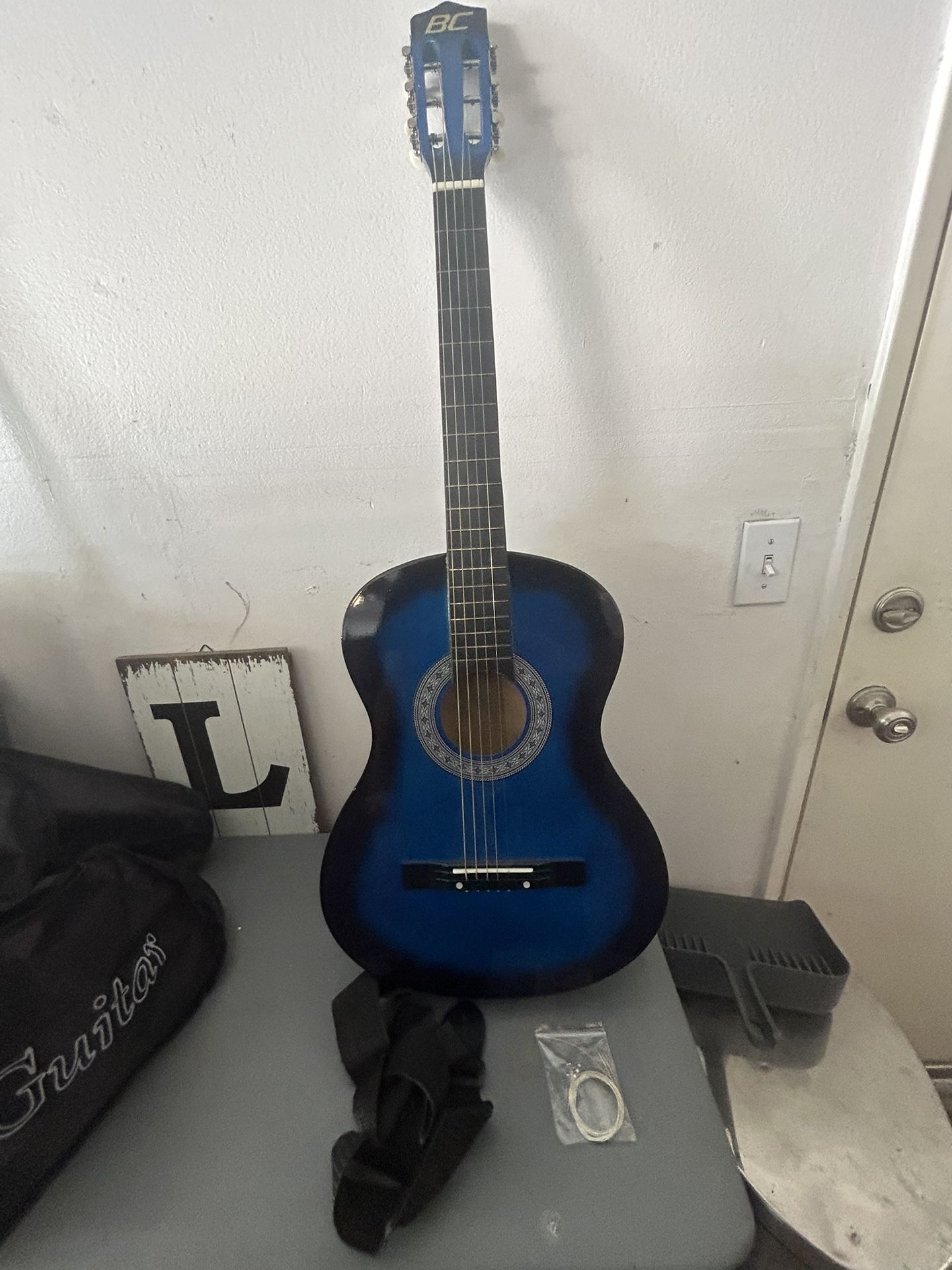 GUITAR FOR SALE