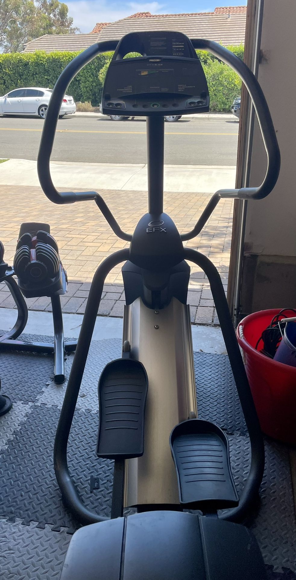 Precor EFX 5.23 Elliptical