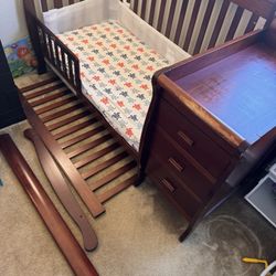 Baby Crib/toddler Bed