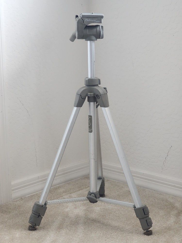 Sunpak 5800D Tripod with 3-Way Pan/Tilt Head and Quick Release Plate