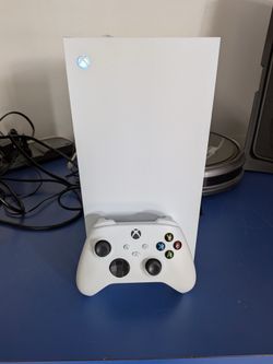 Xbox Series X 1TB Digiral Edition with controller, hdmi and power cable