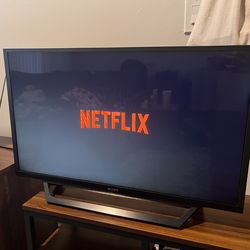 32" Sony Bravia Smart TV (KDL-32W600D) - Great Condition