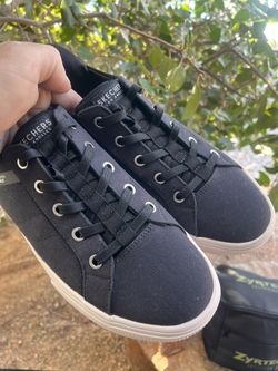 SKETCHERS SHOES $25