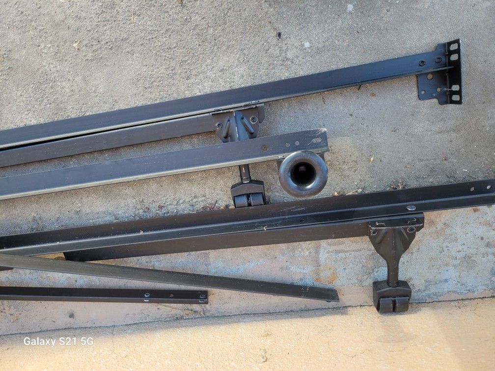 Bed Frame Full Size Heavy Duty Good Condition