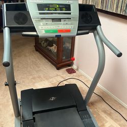 C1800i nordictrack treadmill sales