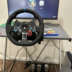 Logitech G19 with PEDALS LIKE NEW