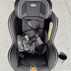 Chicco NextFit Zip Convertible Car Seat 
