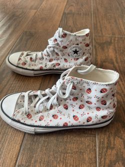 Women’s Converse Size 5