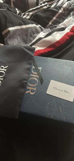 Dior b’30s size 43 only worn for my prom Dm me for any other details