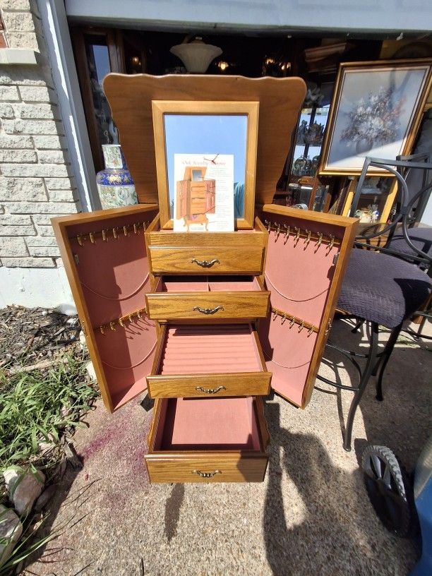 Super Nice LOOKING Vintage OAK ARMOIRE JEWELRY CASE LITE COLOR WOOD AND PINK ON IN SIDE