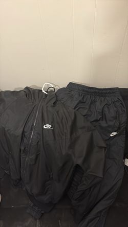nike windbreaker