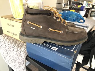 Sperry chucks size 10. Boot shoes very Comfortable
