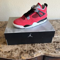 Jordan 4 Toro