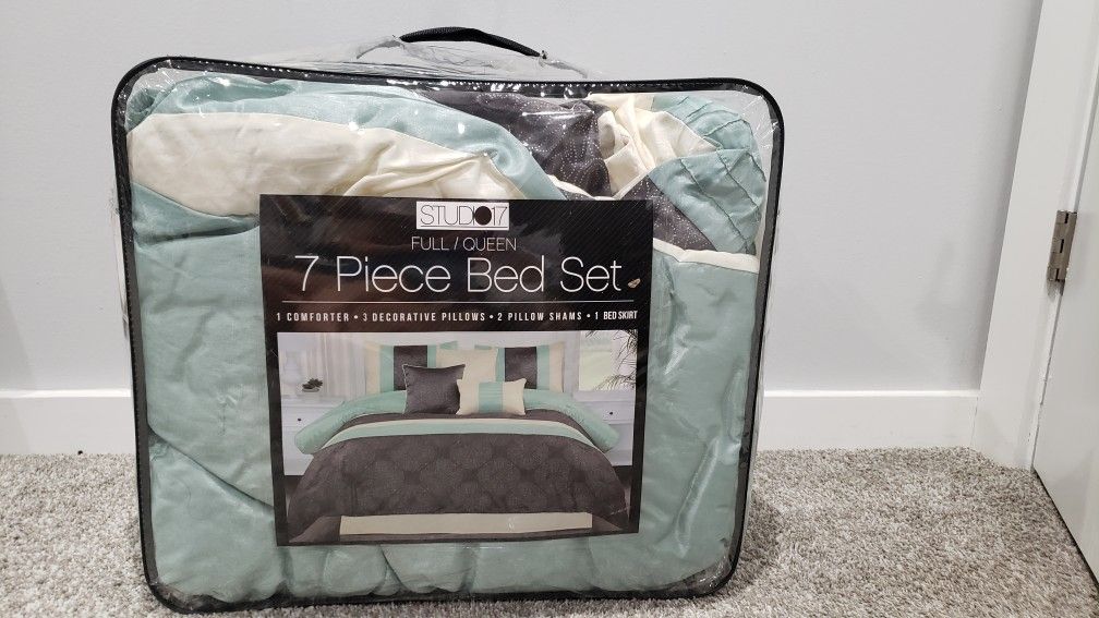 Full/ Queen bed set