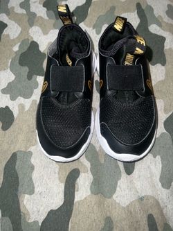 Nike Flex Runner 3 Low Black Metallic Gold-Size 10c Kids slip ons