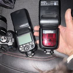 GODOX V860IIC (two) CANON CAMERA EOS T7 REBEL