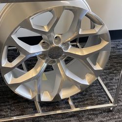 24s 24 Inch Gmc Brushed silver Snowflakes Wheels Fits Chevy, Cadillac, Nissan And More