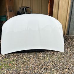 2018 Chrysler Pacifica Hood