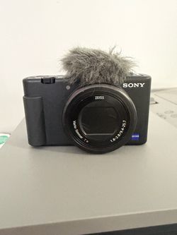 SONY ZV-1 — PRICED TO SELL! $525