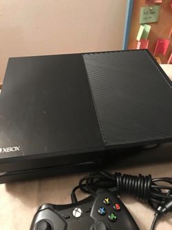 Xbox one 500 GB great condition! + 1 wired Power A controller!