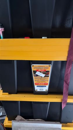 4 heavy duty bins with matching lids