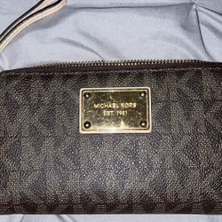 Michael Kors Wristlet/wallet Brown 