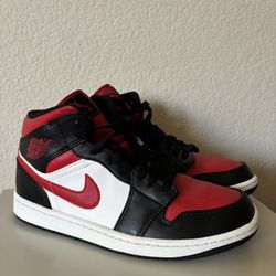 Men’s Air Jordan 1 Mid 'Bred Toe' (Size 9.5)