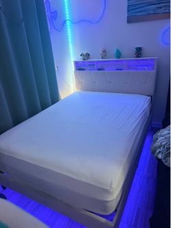 I am selling a queen-size bed