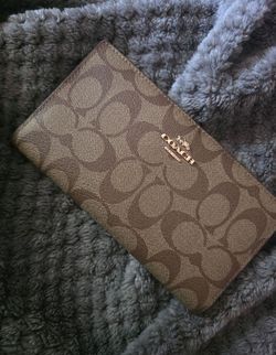 Coach wallet Excellent Condition Serious Buyers price firm ✨️